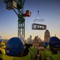 University’s new building reaches its summit 